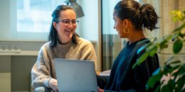 Atyp artikkel BraSok Iselin & Hannah